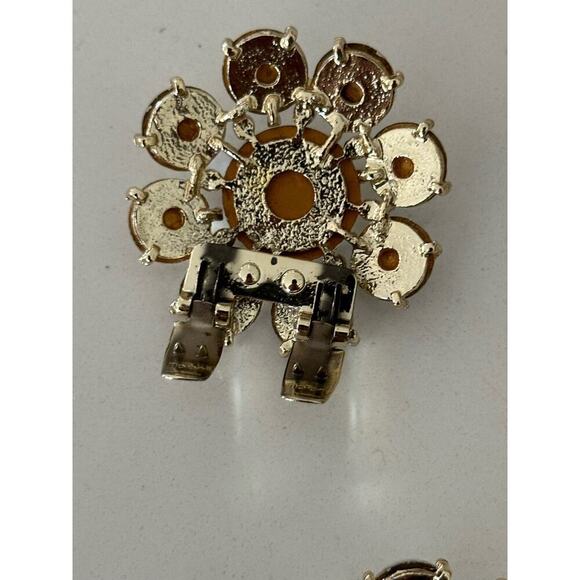 Vintage Women's Silver Rhinestone Rosette Stone Clip-on Earrings - Picture 6 of 13